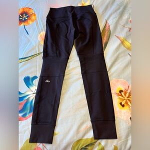 ALO Yoga Avenue High-rise Leggings Black Size: Large